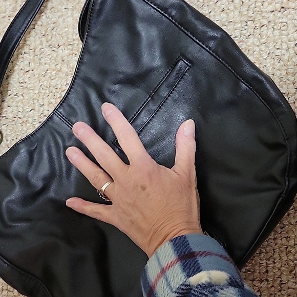 FRYE AND CO. BLACK CROSSBODY PURSE - Picture 9 of 11